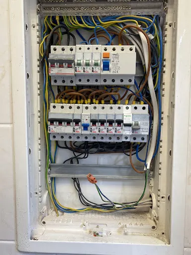 Elektron | Przedsiębiorstwo elektrotechniczne | elektryk | Poznań